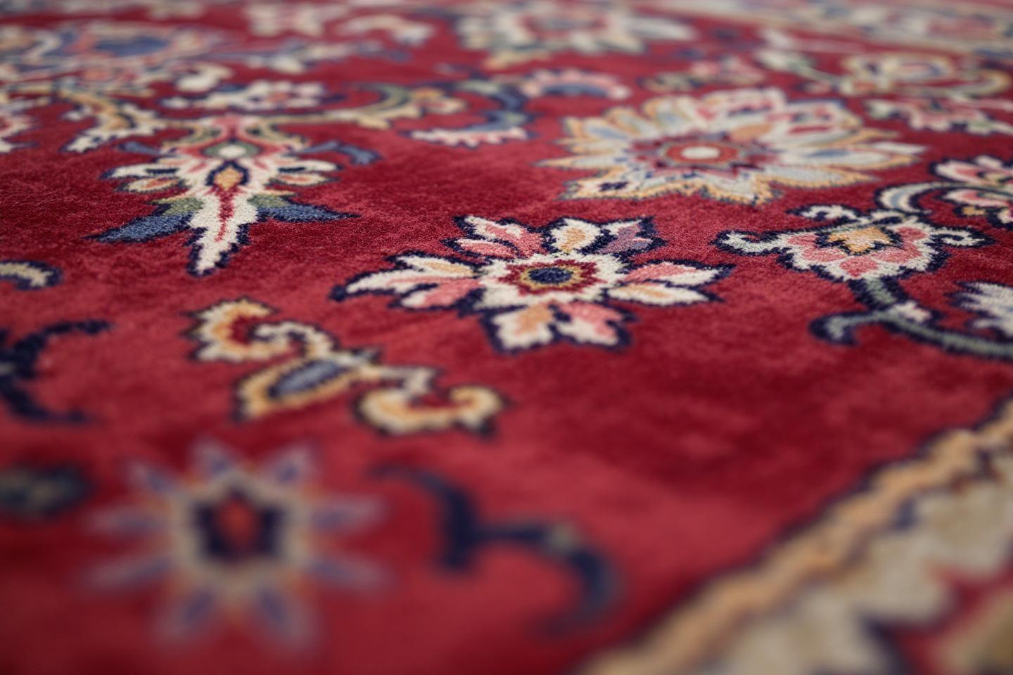 Comment reconnaître un vrai tapis persan : guide complet