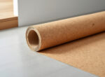 rouleau isolant en liège naturel de 4 mm d'épaisseur, idéal comme sous-couche pour murs, sols et affichage. format pratique de 15 m² (15 x 1 m) pour une isolation écologique et efficace.